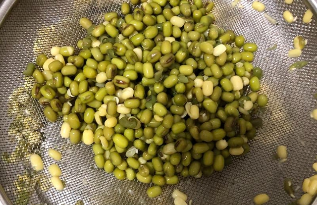 Bác sĩ tiết lộ loại hạt là "vua thải độc từ tự nhiên" cho gan, người Việt nghe xong đều bất ngờ vì... QUÁ QUEN, QUÁ RẺ 1 Bác sĩ tiết lộ loại hạt là "vua thải độc từ tự nhiên" cho gan, người Việt nghe xong đều bất ngờ vì..