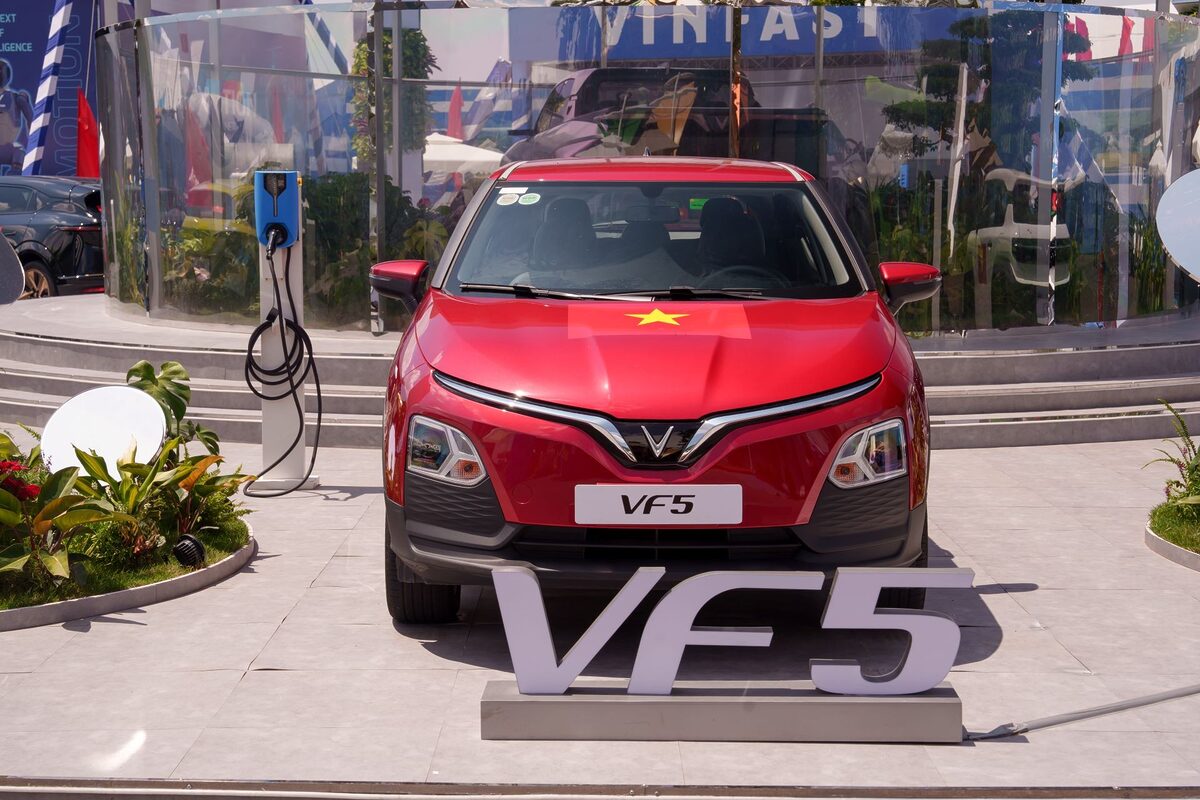Bán hơn 27.000 xe trong 8 tháng, VinFast VF 5 tiếp tục là ‘xe quốc dân’ của người Việt ban hon 27 000 xe trong 8 thang vinfast vf 5 tiep tuc la xe quoc dan cua nguoi viet