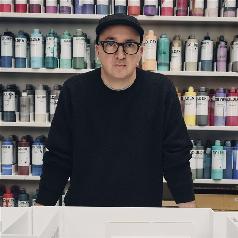 KAWS trở thành Nghệ sĩ Lưu trú đầu tiên của UNIQLO kaws tro thanh nghe si luu tru dau tien cua uniqlo