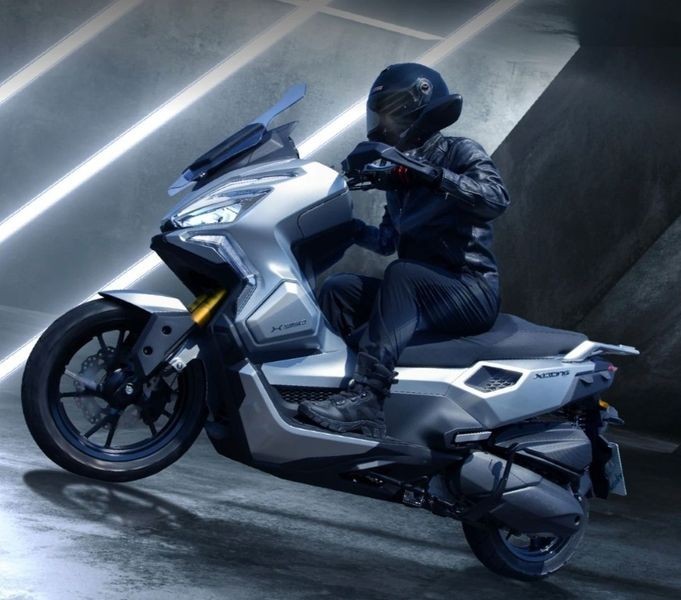 Tin xe hot 29/9: ‘Cơn ác mộng của Honda SH’ chính thức ra mắt với giá rẻ, có phanh ABS 2 kênh và TCS tin xe hot 29 9 con ac mong cua honda sh chinh thuc ra mat voi gia re co phanh abs 2 kenh va tcs