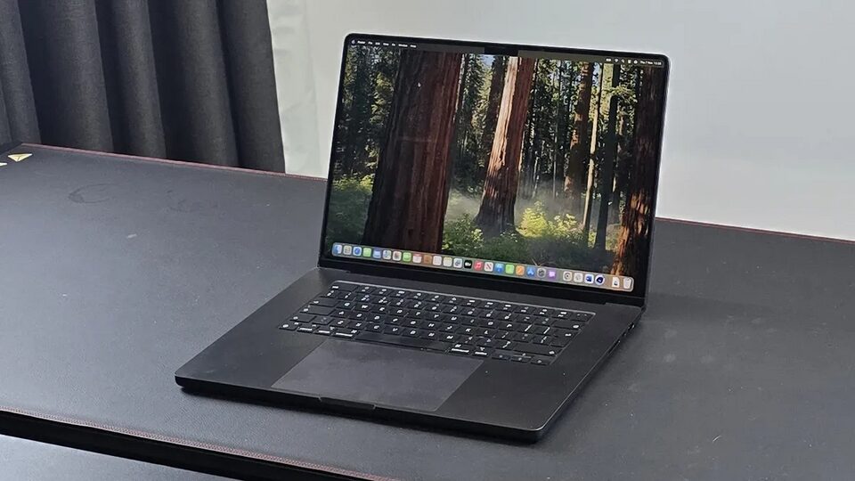 Apple úp mở về MacBook Pro M5: Đột phá công nghệ hay chỉ là bình mới rượu cũ apple up mo ve macbook pro m5 dot pha cong nghe hay chi la binh moi ruou cu