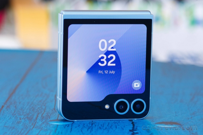 Galaxy Z Flip6 giá rẻ chưa từng có, AI xịn bỏ xa iPhone 16, smartphone gập nhỏ gọn được lòng phái đẹp 20/10 galaxy z flip6 gia re chua tung co ai xin bo xa iphone 16 smartphone gap nho gon duoc long phai dep 20 10