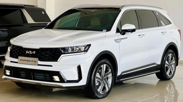 Giá xe Kia Sorento lăn bánh đầu tháng 10/2025 rẻ hơn hẳn Toyota Fortuner, quyết đấu Ford Everest 1 Giá xe Kia Sorento lăn bánh đầu tháng 10/2025 rẻ hơn hẳn Toyota Fortuner, quyết đấu Ford Everest