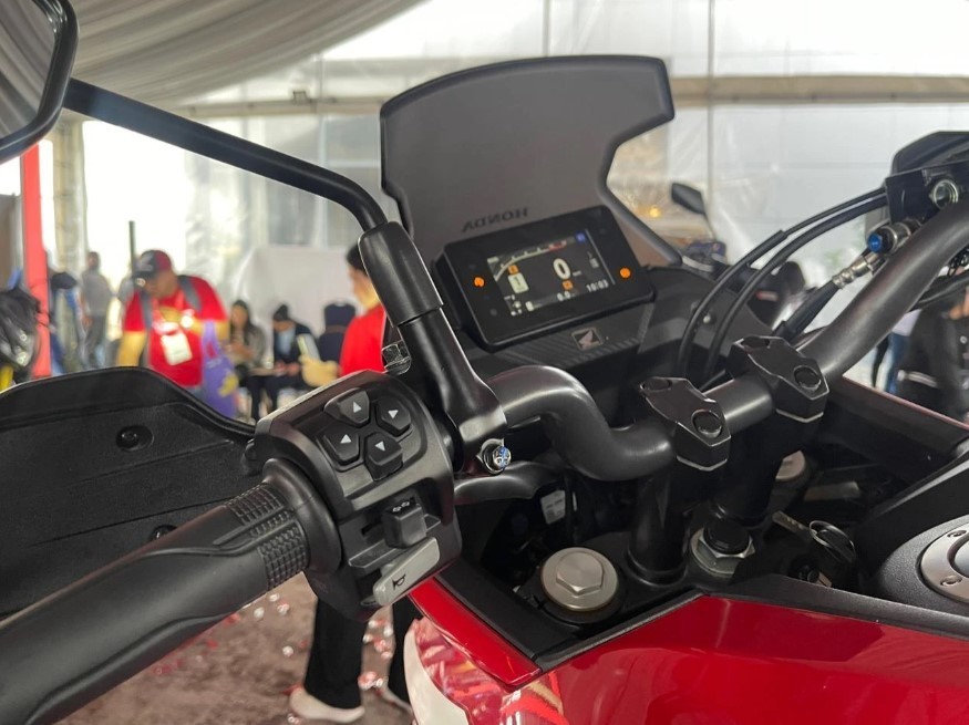 Tin xe 24/10: ‘Vua côn tay’ mới giá rẻ của Honda ra mắt, trang bị áp đảo Winner R và Yamaha Exciter 1 Tin xe 24/10: ‘Vua côn tay’ mới giá rẻ của Honda ra mắt, trang bị áp đảo Winner R và Yamaha Exciter