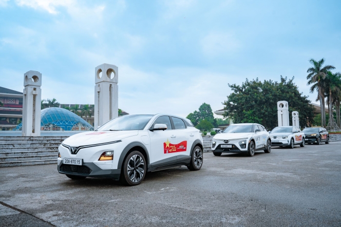 Người dùng Việt tâm đắc với VF 6: Giá hợp lý, trang bị chuẩn, vận hành xuất sắc nguoi dung viet tam dac voi vf 6 gia hop ly trang bi chuan van hanh xuat sac