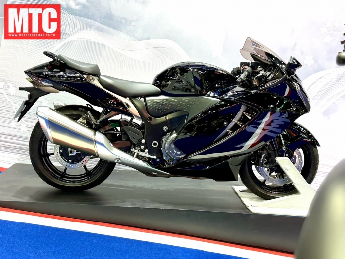 Suzuki chính thức ra mắt ‘huyền thoại côn tay’ mới đét: Thiết kế đẹp vượt thời gian, có ABS, giá mềm