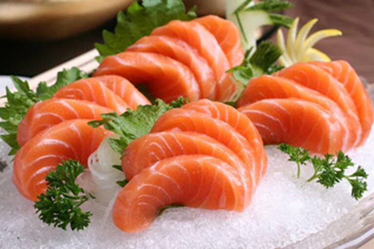 Ăn rau còn bổ xương khớp hơn uống collagen? Chuyên gia chỉ ra 3 nhóm thực phẩm phải có nếu muốn giảm viêm, bảo vệ đầu gối 1 Ăn rau còn bổ xương khớp hơn uống collagen? Chuyên gia chỉ ra 3 nhóm thực phẩm phải có nếu muốn giảm viêm, bảo vệ đầu gối