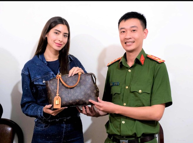 Danh tính nam diễn viên trẻ vừa bị bắt sau khi trộm túi xách hàng hiệu của Hoa hậu Mexico ở Đà Lạt 1 Danh tính nam diễn viên trẻ vừa bị bắt sau khi trộm túi xách hàng hiệu của Hoa hậu Mexico ở Đà Lạt