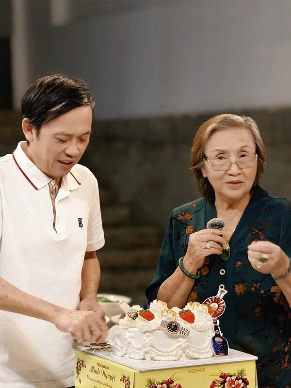 Hoài Linh tuyên bố bất ngờ về chuyện kết hôn ở tuổi 60, 2 mối tình khắc cốt ghi tâm lại gây sốt hoai linh tuyen bo bat ngo ve chuyen ket hon o tuoi 60 2 moi tinh khac cot ghi tam lai gay sot