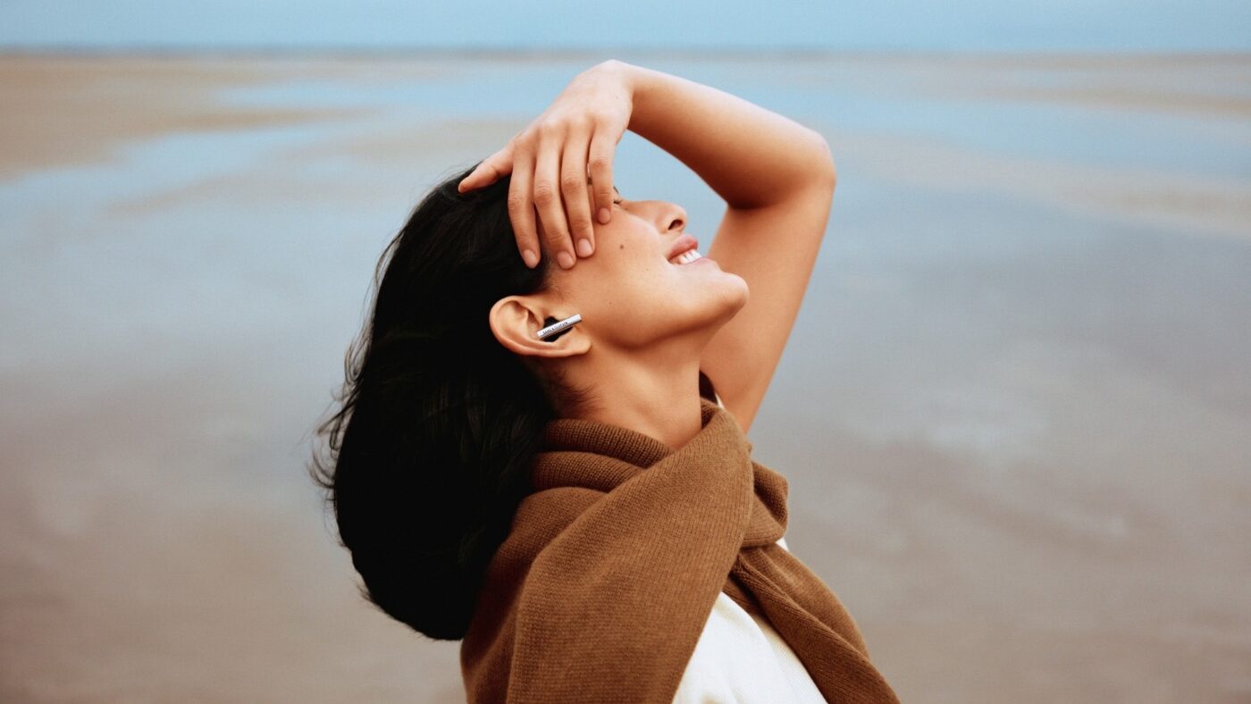 “Tri âm” xa xỉ mùa cuối năm từ Bang & Olufsen: earbuds thời trang với âm thanh không gian và cảm biến chạm tiên tiến 1 “Tri âm” xa xỉ mùa cuối năm từ Bang & Olufsen: earbuds thời trang với âm thanh không gian và cảm biến chạm tiên tiến