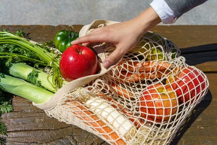 Bất ngờ phát hiện 5 thực phẩm quen thuộc chứa vi nhựa 1 Bất ngờ phát hiện 5 thực phẩm quen thuộc chứa vi nhựa