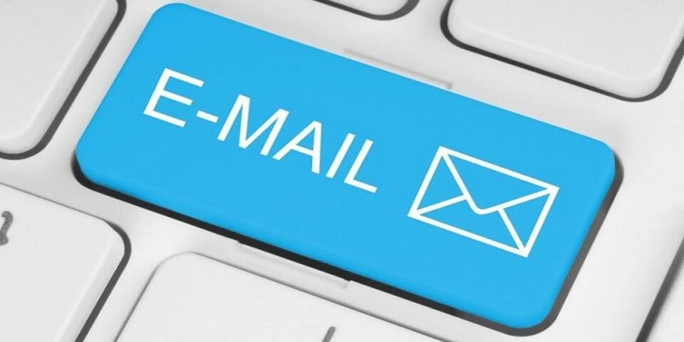 Bí quyết dọn dẹp hộp thư đến: Sắp xếp email theo người gửi, không phải thời gian. 1 Bí quyết dọn dẹp hộp thư đến: Sắp xếp email theo người gửi, không phải thời gian.