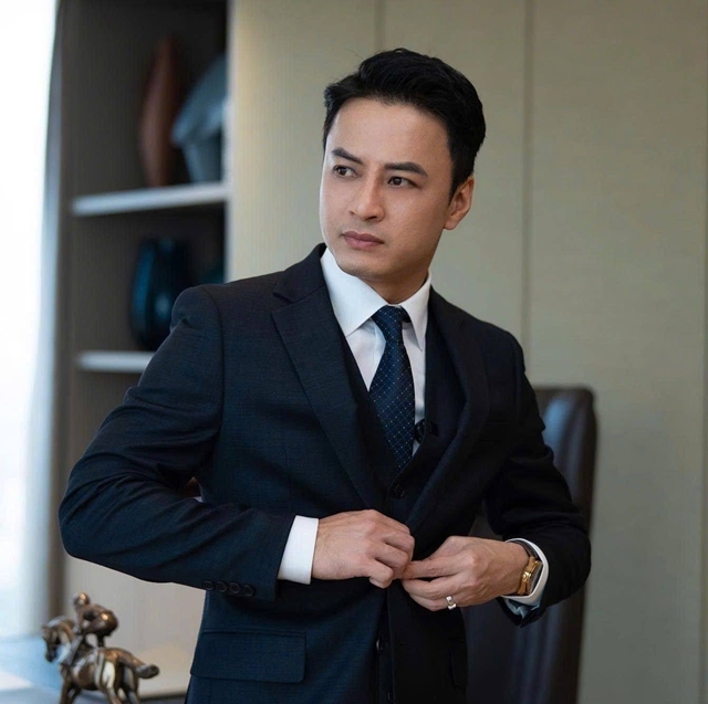 Cuộc sống của Hồng Đăng sau bê bối ở Tây Ban Nha: Phụ vợ bán bún, chuyển nghề ít ai nghĩ đến 1 Cuộc sống của Hồng Đăng sau bê bối ở Tây Ban Nha: Phụ vợ bán bún, chuyển nghề ít ai nghĩ đến