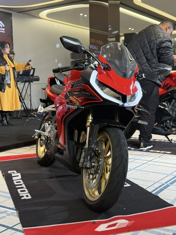 Quên Honda Winner R và Exciter đi, đây mới là mẫu xe côn tay được dân tình săn đón nhất, giá hấp dẫn quen honda winner r va exciter di day moi la mau xe con tay duoc dan tinh san don nhat gia hap dan