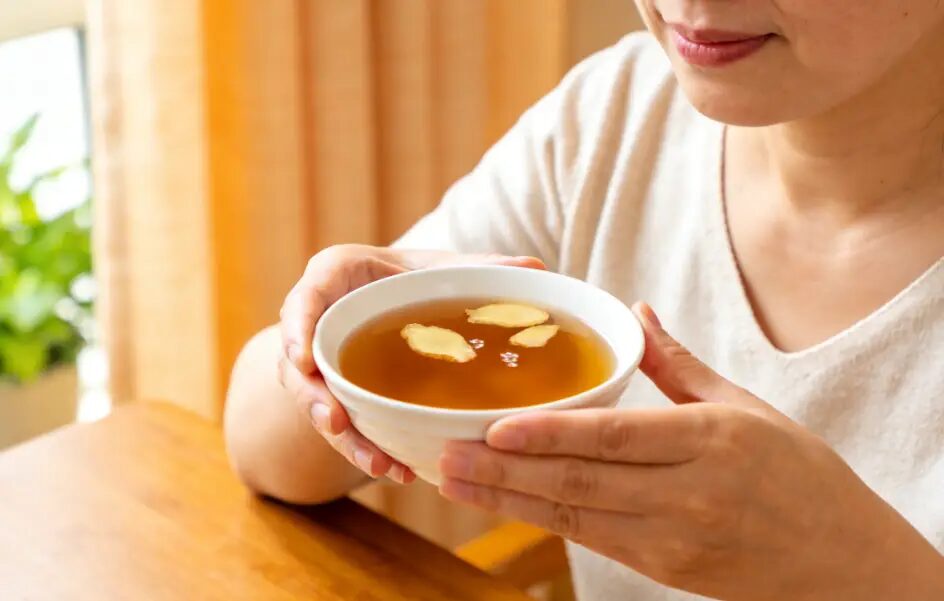 2 năm nấu ăn gì cũng cho gừng, người phụ nữ 53 tuổi sau tái khám, bác sĩ ngạc nhiên hỏi "Chị đã làm gì?" 1 2 năm nấu ăn gì cũng cho gừng, người phụ nữ 53 tuổi sau tái khám, bác sĩ ngạc nhiên hỏi "Chị đã làm gì?"