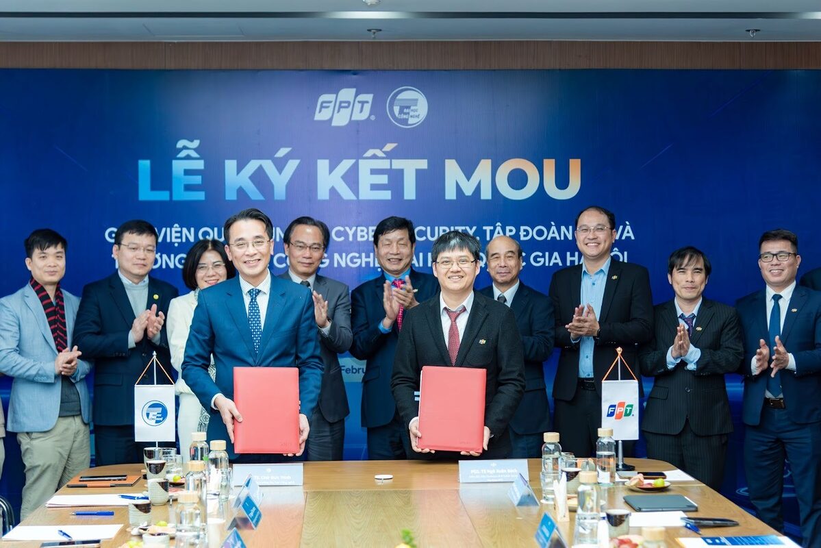 Chủ tịch HĐQT FPT Trương Gia Bình: Các tập đoàn kinh tế VN cần cùng nhau dấn thân làm chủ công nghệ lõi của đất nước 1 Chủ tịch HĐQT FPT Trương Gia Bình: Các tập đoàn kinh tế VN cần cùng nhau dấn thân làm chủ công nghệ lõi của đất nước