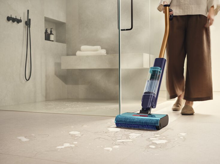 Dyson mở bán máy lau sàn mới có sấy khô chổi lau bằng khí nóng 1 Dyson mở bán máy lau sàn mới có sấy khô chổi lau bằng khí nóng dyson mo ban may lau san moi co say kho choi lau bang khi nong