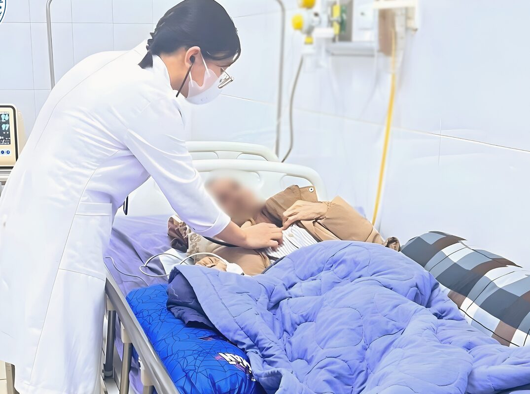 Người đàn ông 54 tuổi nguy kịch vì vi khuẩn “ăn thịt người” 1 Người đàn ông 54 tuổi nguy kịch vì vi khuẩn “ăn thịt người”