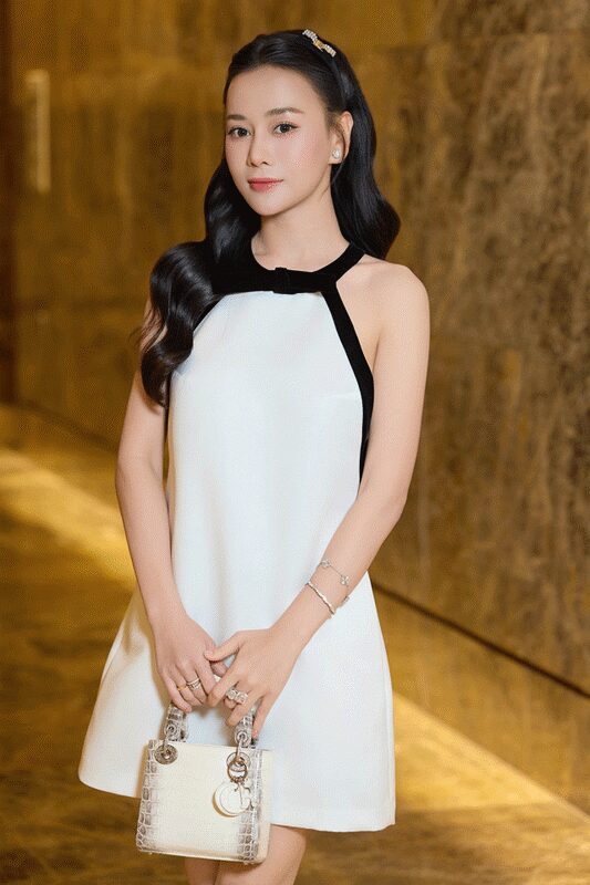 Tình trạng hiện tại của Phương Oanh giữa lúc mẹ ruột bị ‘tấn công’ khắp các MXH, chồng đi tù 1 Tình trạng hiện tại của Phương Oanh giữa lúc mẹ ruột bị ‘tấn công’ khắp các MXH, chồng đi tù