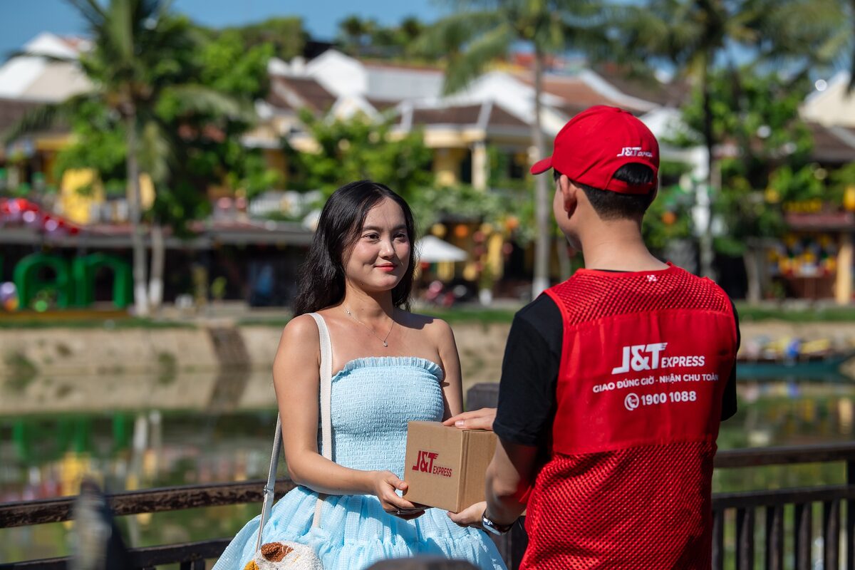 Valentine trong kỷ nguyên số: xa mặt nhưng không cách lòng chỉ với một "chạm" 1 Valentine trong kỷ nguyên số: xa mặt nhưng không cách lòng chỉ với một "chạm"
