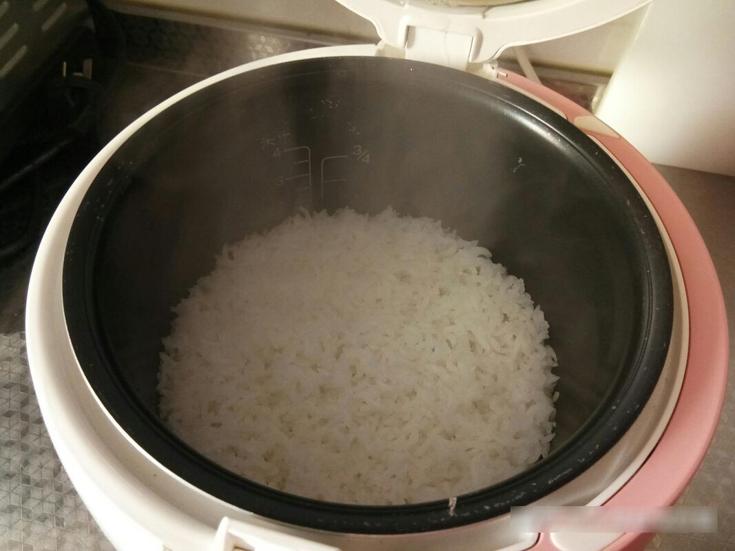 Bác sĩ chuyên khoa Phổi cảnh báo người dùng nồi cơm điện bac si chuyen khoa phoi canh bao nguoi dung noi com dien