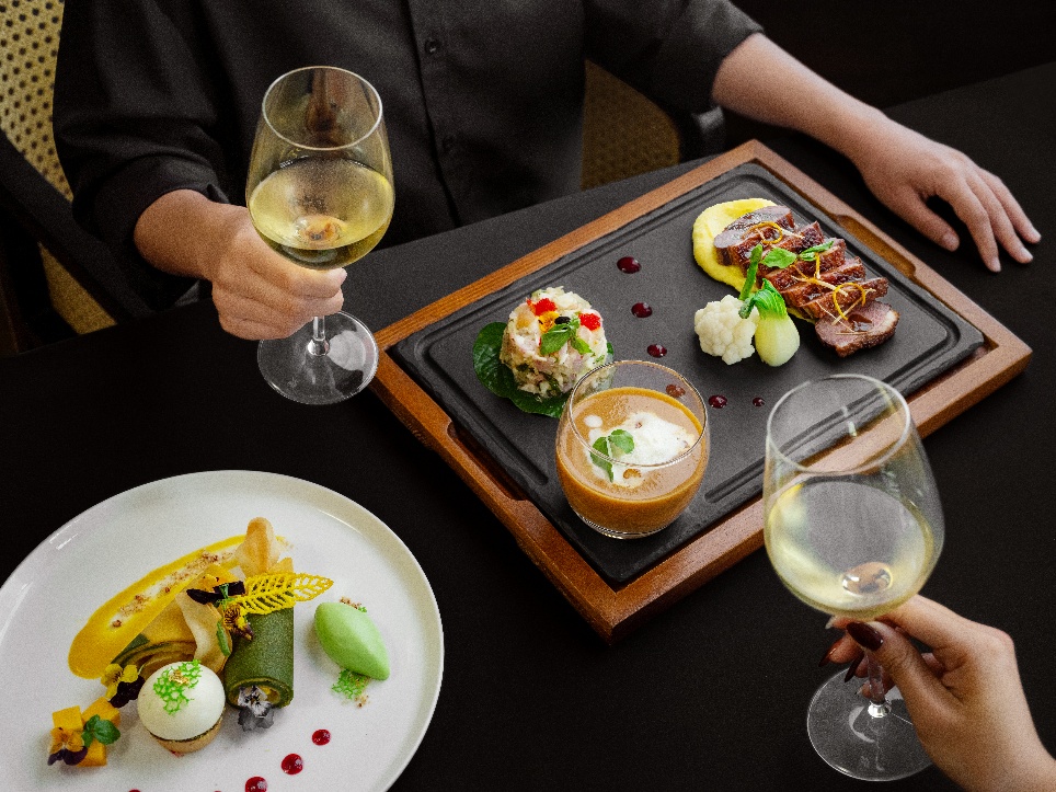 Bếp trưởng tài năng khai mở hành trình nâng tầm ẩm thực tại Radisson Blu Resort Cam Ranh 3 Bếp trưởng tài năng khai mở hành trình nâng tầm ẩm thực tại Radisson Blu Resort Cam Ranh bep truong tai nang khai mo hanh trinh nang tam am thuc tai radisson blu resort cam ranh