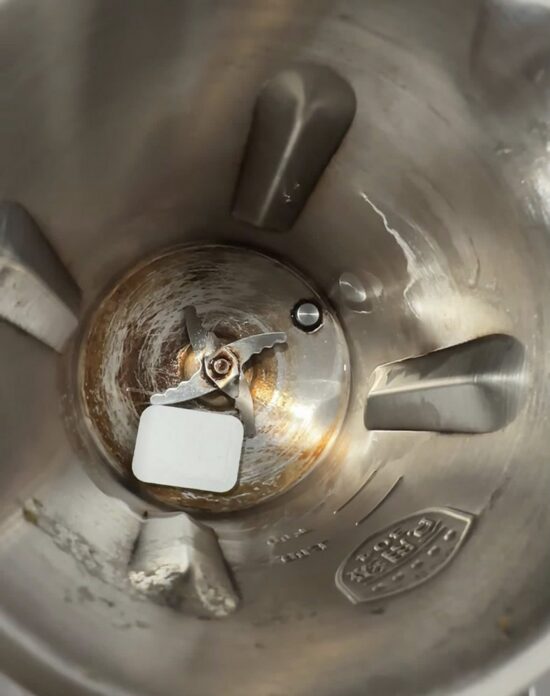 Cách làm sạch máy làm sữa hạt bị cháy vàng cach lam sach may lam sua hat bi chay vang