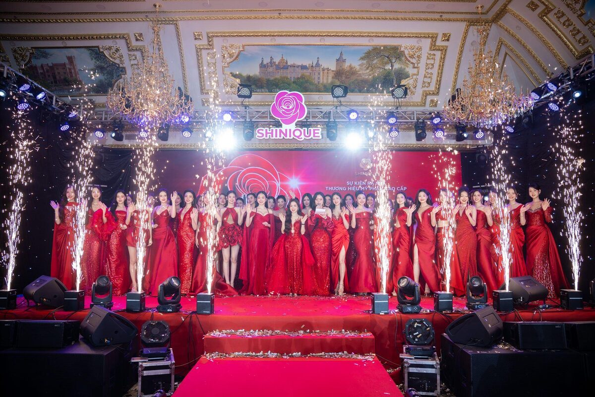 Dàn hoa hậu, nghệ sĩ nổi tiếng hội tụ sự kiện ra mắt SHINIQUE dan hoa hau nghe si noi tieng hoi tu su kien ra mat shinique