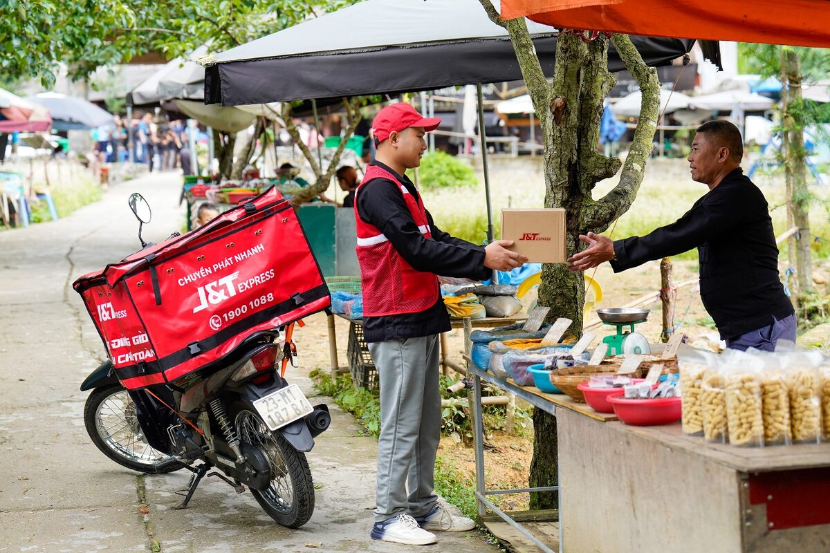 Gửi hàng cá nhân chưa bao giờ dễ đến thế: Vài chạm trên điện thoại, shipper đến tận nhà lấy hàng dù chỉ 1 đơn gui hang ca nhan chua bao gio de den the vai cham tren dien thoai shipper den tan nha lay hang du chi 1 don