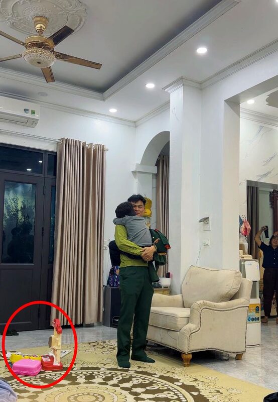 Hòa Minzy lộ ‘dấu vết’ lạ trong ảnh riêng tư: Nghi vấn bí mật sinh con gái cho chồng Đại úy? 10 Hòa Minzy lộ ‘dấu vết’ lạ trong ảnh riêng tư: Nghi vấn bí mật sinh con gái cho chồng Đại úy? hoa minzy lo dau vet la trong anh rieng tu nghi van bi mat sinh con gai cho chong dai uy