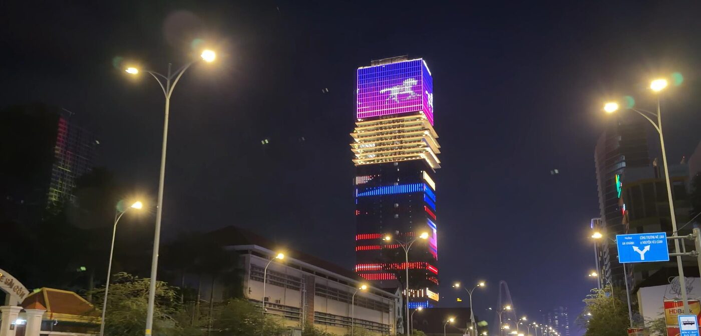 Mãn nhãn với công trình LED 3D trên tòa nhà 55 tầng 1 Mãn nhãn với công trình LED 3D trên tòa nhà 55 tầng