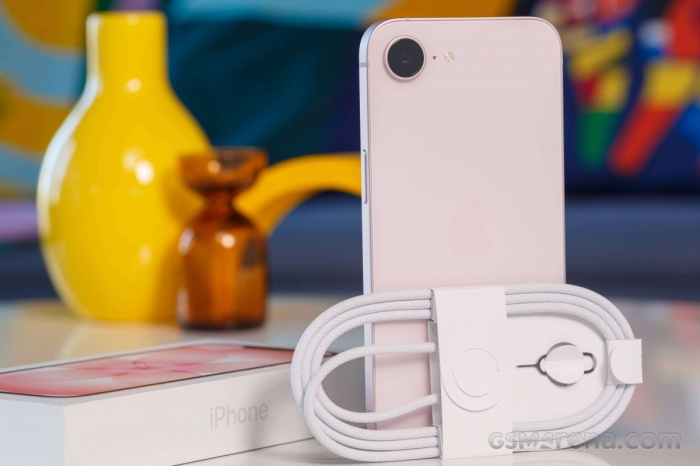 Mở hộp, đánh giá nhanh iPhone 17e: Nhỏ gọn, có MagSafe, chip mới, iPhone giá rẻ cấu hình mạnh 7 Mở hộp, đánh giá nhanh iPhone 17e: Nhỏ gọn, có MagSafe, chip mới, iPhone giá rẻ cấu hình mạnh mo hop danh gia nhanh iphone 17e nho gon co magsafe chip moi iphone gia re cau hinh manh