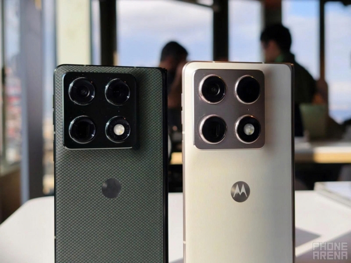 Trải nghiệm Motorola Razr Fold ra mắt: RAM 16GB, pin 6.000mAh, camera Sony cao cấp, tham vọng thống trị phân khúc gập 5 Trải nghiệm Motorola Razr Fold ra mắt: RAM 16GB, pin 6.000mAh, camera Sony cao cấp, tham vọng thống trị phân khúc gập trai nghiem motorola razr fold ra mat ram 16gb pin 6 000mah camera sony cao cap tham vong thong tri phan khuc gap