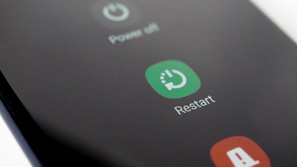 Bao lâu nên khởi động lại điện thoại một lần để máy bền và mượt? bao lau nen khoi dong lai dien thoai mot lan de may ben va muot