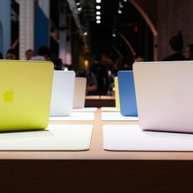 "Điểm mặt" 5 laptop Windows mỏng nhẹ cạnh tranh trực tiếp với MacBook Neo diem mat 5 laptop windows mong nhe canh tranh truc tiep voi macbook neo