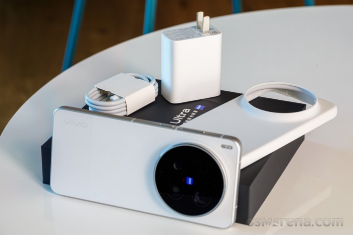 Mở hộp, trên tay vivo X300 Ultra: Tuyệt tác nhiếp ảnh nhỏ gọn trong tầm tay, ‘đại chiến’ Galaxy S26 Ultra mo hop tren tay vivo x300 ultra tuyet tac nhiep anh nho gon trong tam tay dai chien galaxy s26 ultra