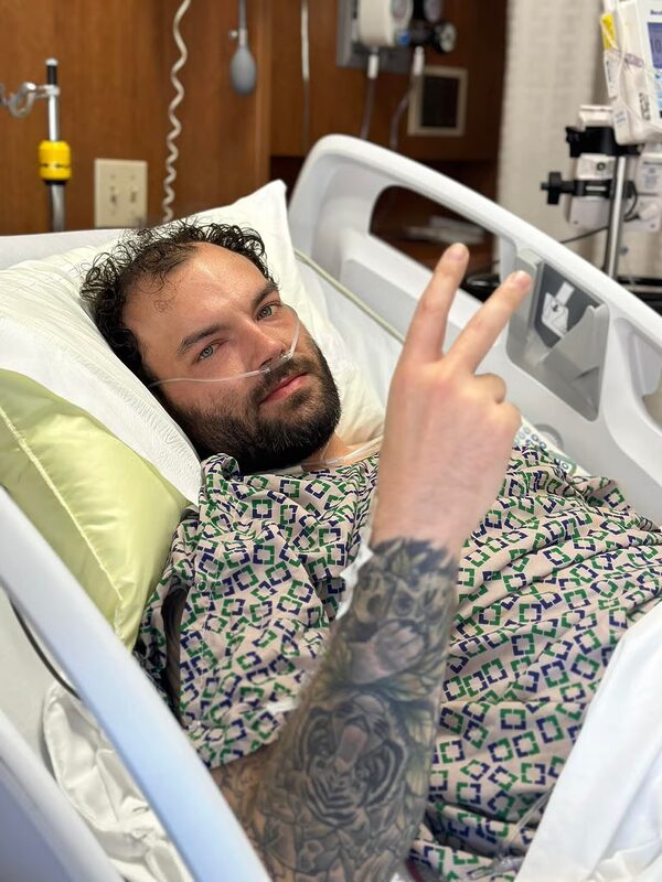 Phát hiện ung thư giai đoạn 4 ở tuổi 26, nam thanh niên hối hận: Giá như tôi không bỏ qua triệu chứng này phat hien ung thu giai doan 4 o tuoi 26 nam thanh nien hoi han gia nhu toi khong bo qua trieu chung nay